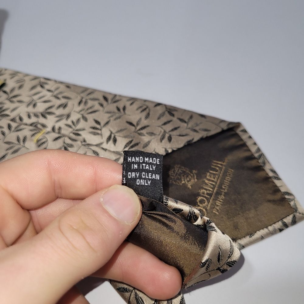 Dormeuli Leaf Pattern Silk Tie - Picture 4 of 7